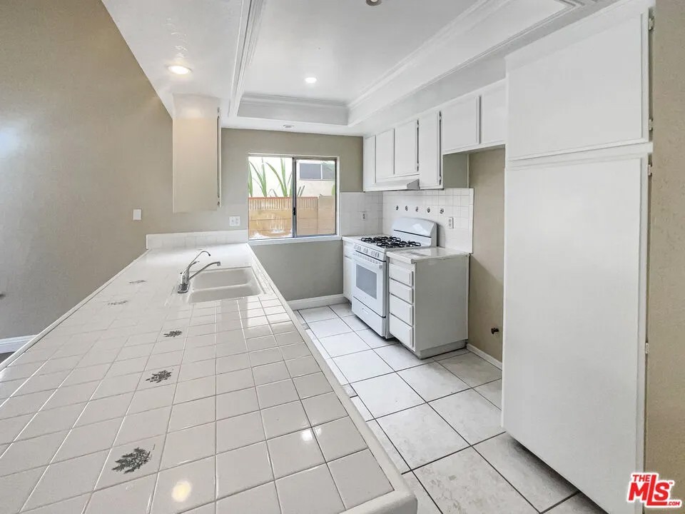 Original tile kitchen before the remodel